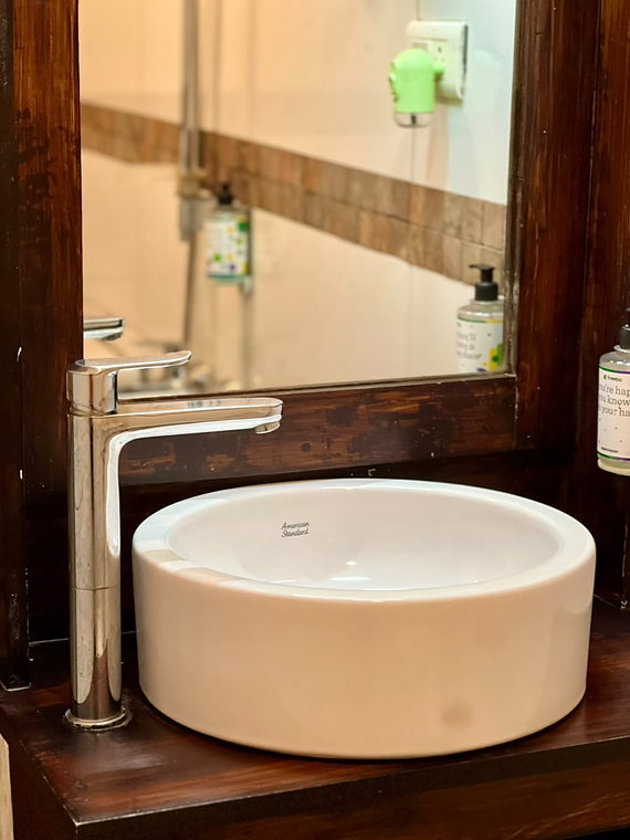 Bathroom washbasin