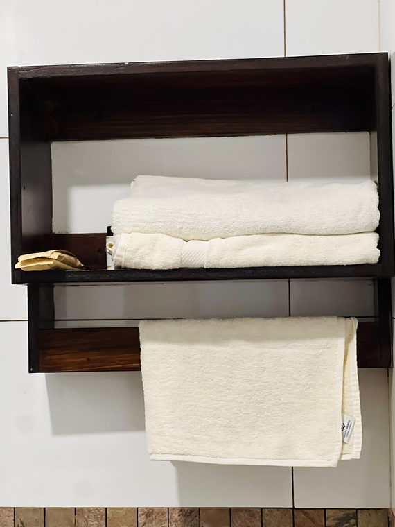 Fresh towels in the en-suite